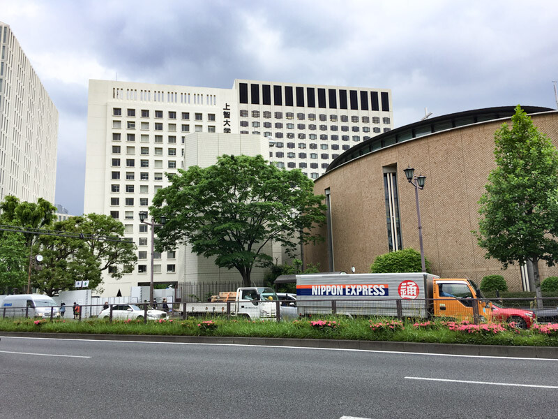 四ツ谷駅東側