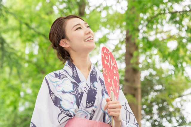 浴衣・着物の女性