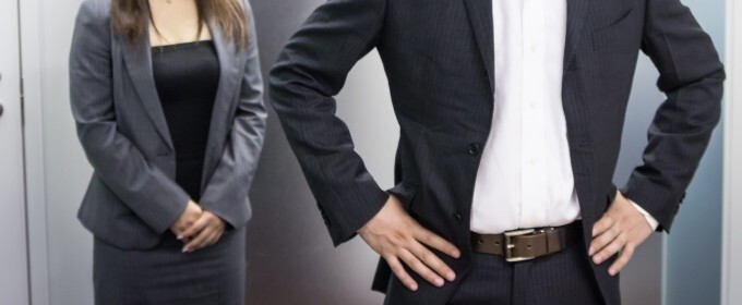 店員に横柄な対応をしない