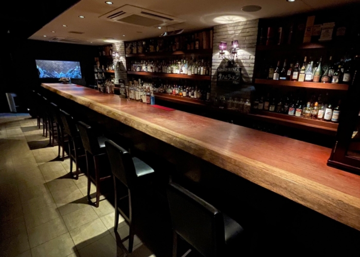 新宿　BAR CANTiNA(バー カンティーナ)　カウンター