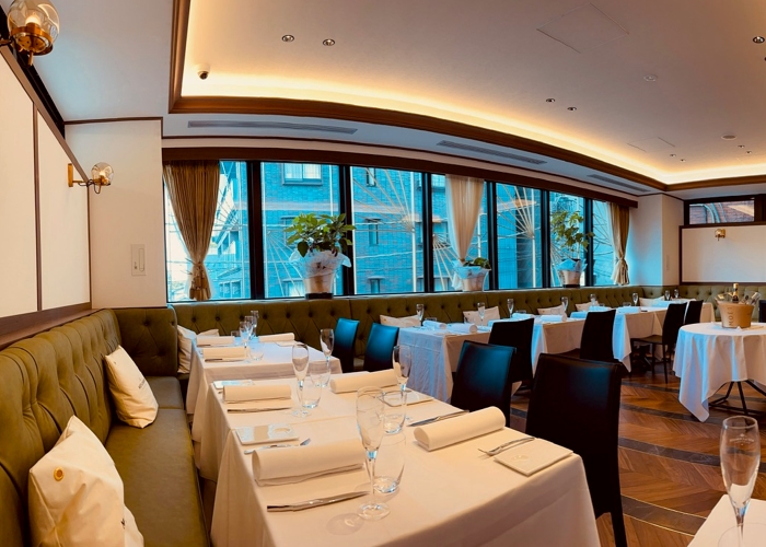 R1 Tokyo Bar&Restaurant　2F