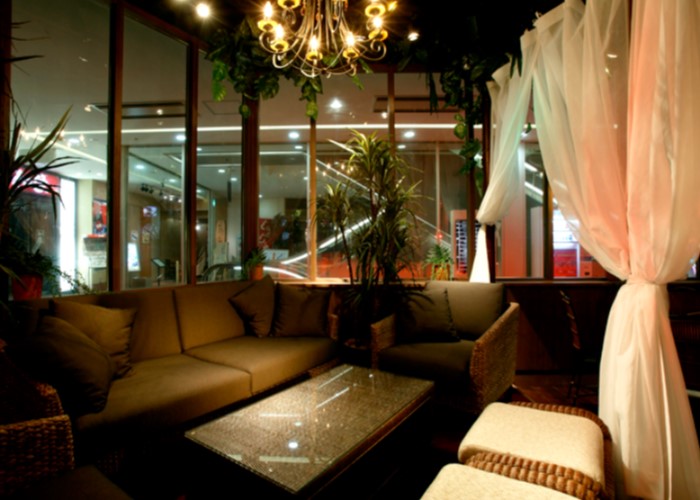 ダイニングダーツバー Bee 難波店4