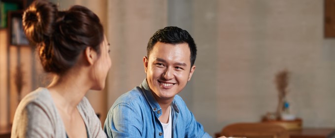 容姿を褒める男性のイメージ