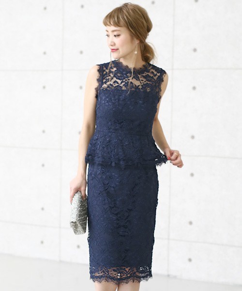 ネイビーのドレス