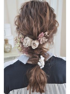 ロングの花嫁向け！フラワーヘア