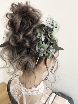 海外風！グリーン多めのナチュラル花嫁ヘア