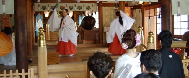 田縣神社の神前結婚式の様子