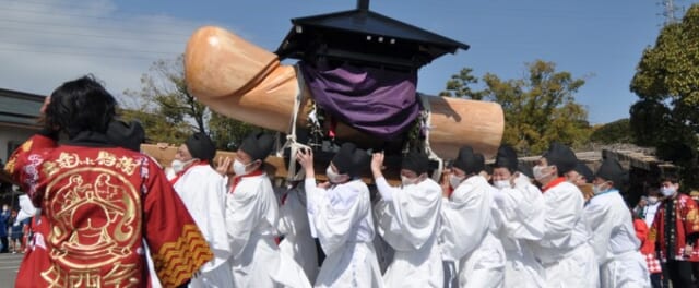田縣神社の豊年祭の様子