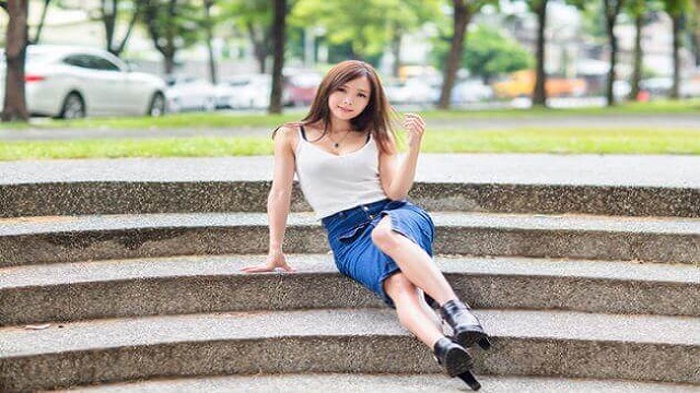 顔がわかる全身写真