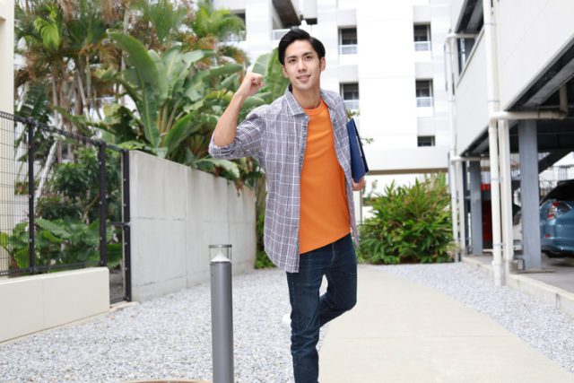 クロスミー 男性　写真　全身