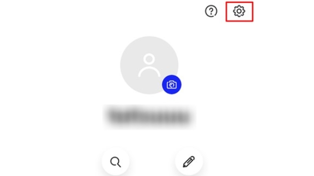 1.「マイページ」を開いて画面右上の「設定」をタップ