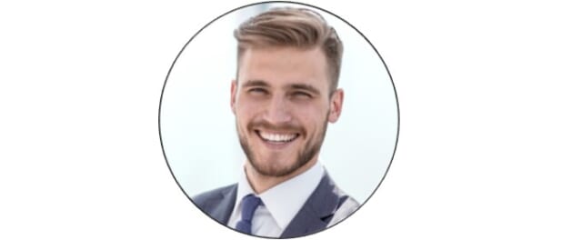 顔がはっきり写っているもの