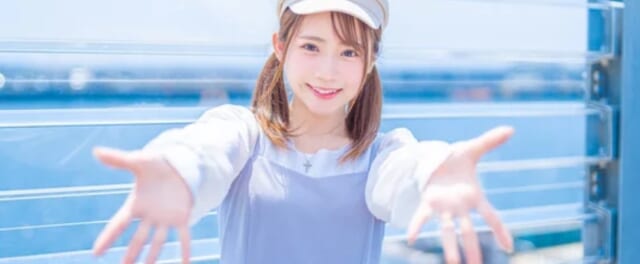 若くて美人な彼女とデート