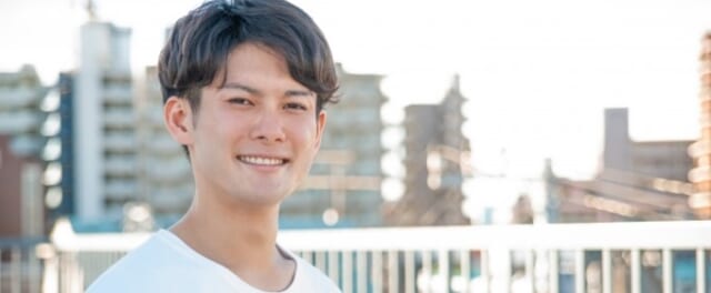 プロフィール写真は笑顔で他撮りがおすすめ