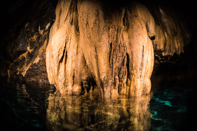 辺戸岬ドームの海底鍾乳洞