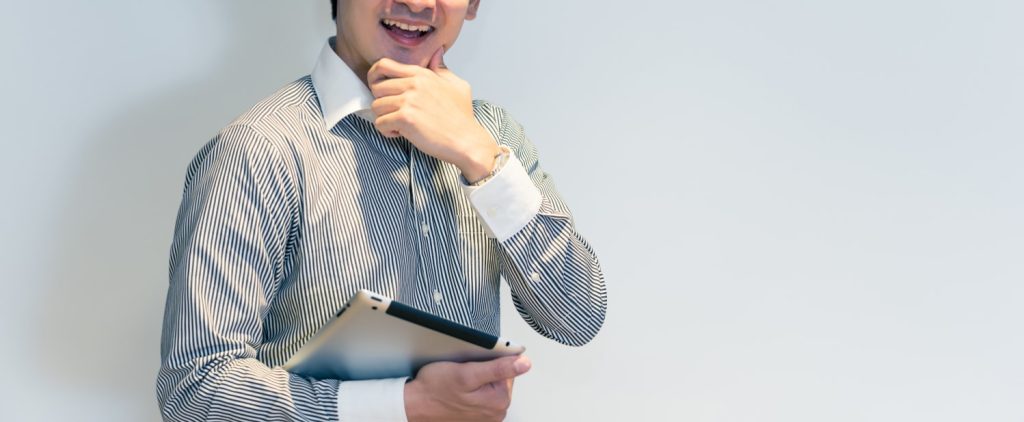 顔の一部が写った写真のイメージ