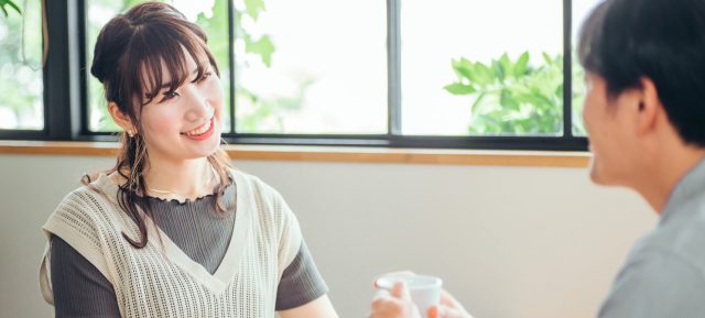 恋人が欲しいアピールをする異性